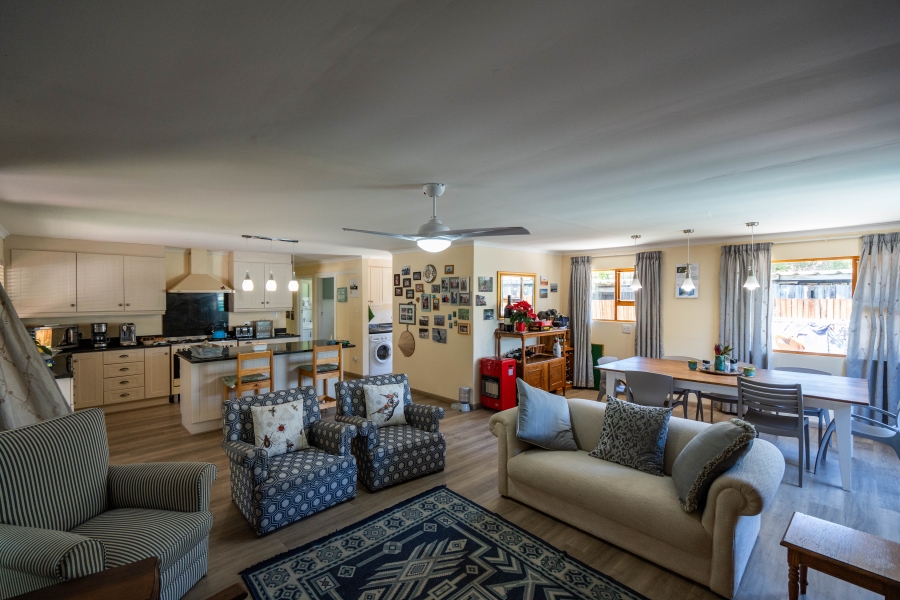 5 Bedroom Property for Sale in Seafield Eastern Cape